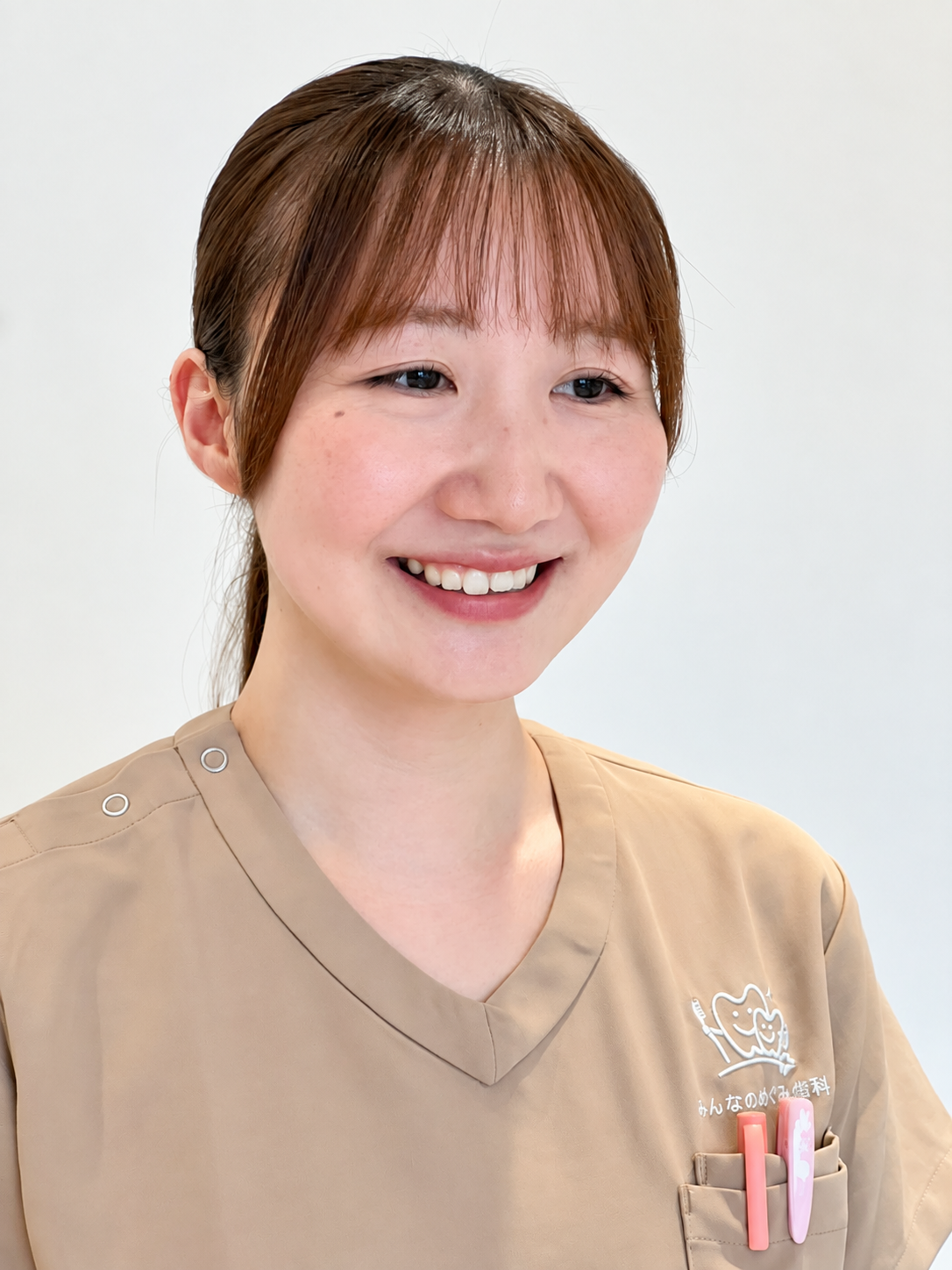STORY 01のスタッフ写真(明るさ・美肌補正済み)